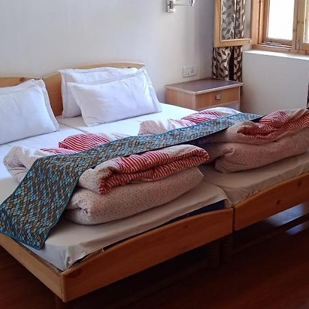Lhardak Home Stay Leh Kültér fotó