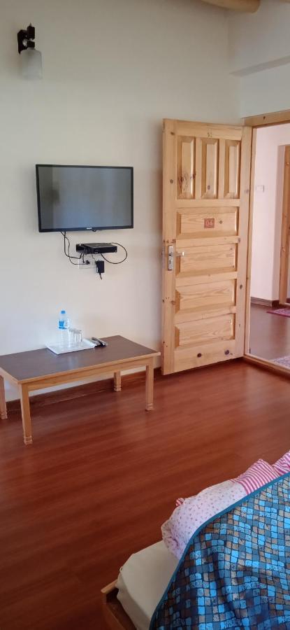 Lhardak Home Stay Leh Kültér fotó