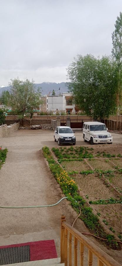 Lhardak Home Stay Leh Kültér fotó